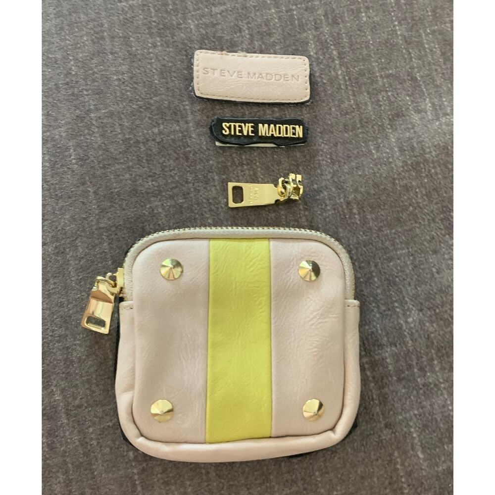 Bundleā of Steve Madden Replacements